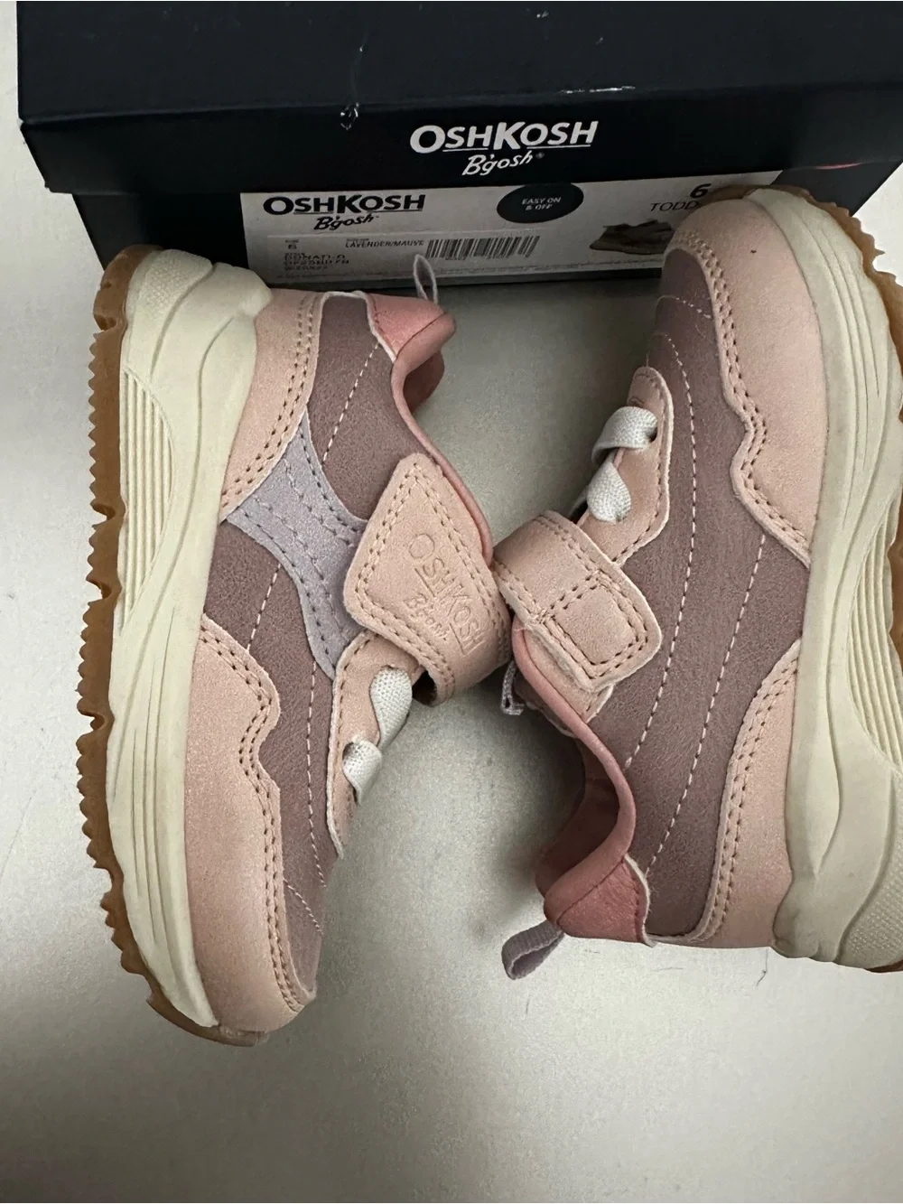 OshKosh B’gosh Toddler Girls Donati Sneakers Sz 6M